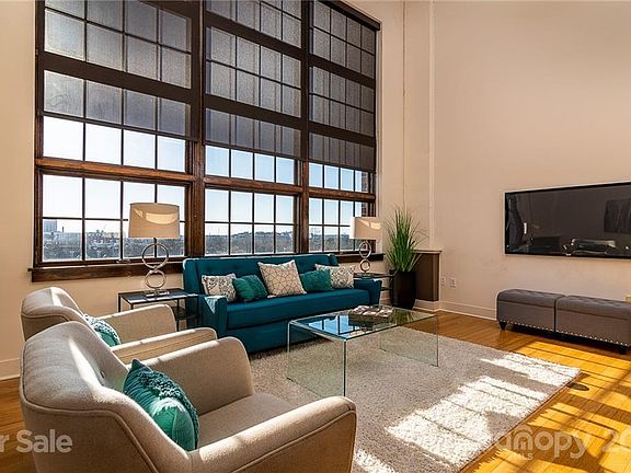 4th image of 715 N Graham St Suite 505