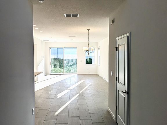 5th image of 4402 Davis Dr