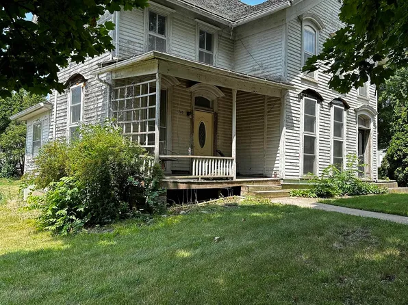 516 Broadway St, Brooklyn, IA 52211