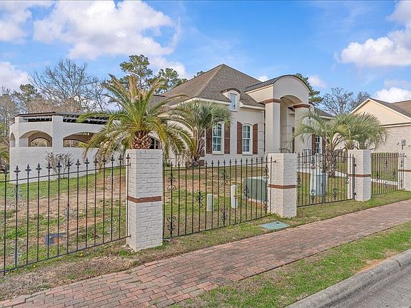 4th image of 207 Royal Orleans Ct