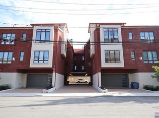 160B Cedar St #B, Fort Lee, NJ 07024