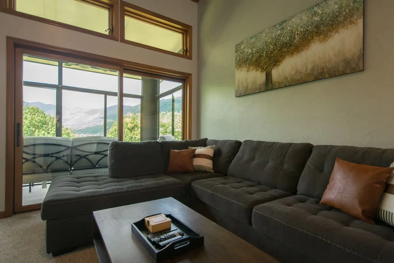 3 bed, 4.0 bath, 2723 sqft, $4,511 — Photo 3