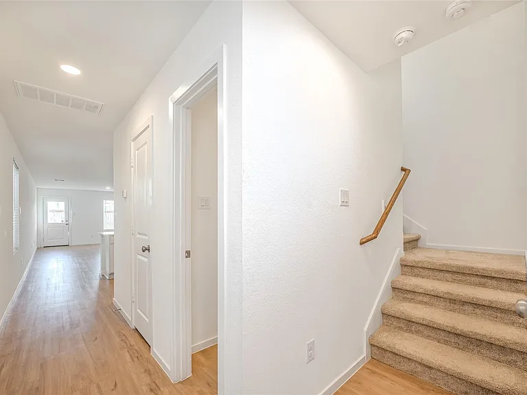21458 Carosella Dr — Photo 16