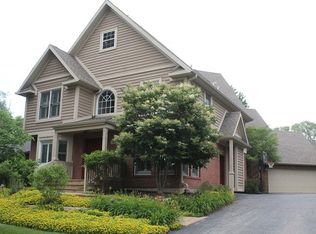 23 Woodstock Ave, Clarendon Hills, IL 60514