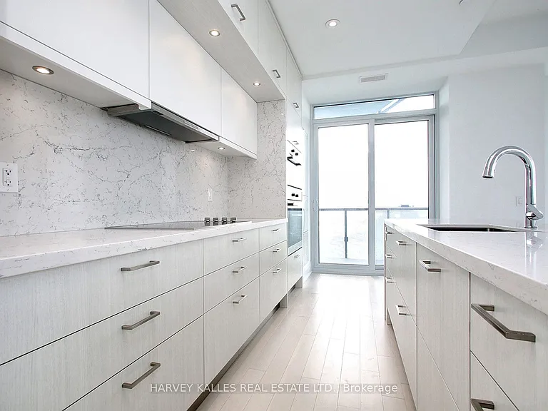 470 Front St W #3405 — Photo 16