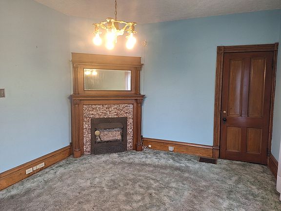 4th image of 515 E 2nd St