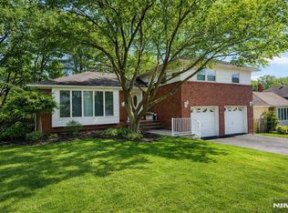 106 Holster Rd, Clifton, NJ 07013