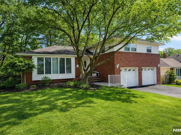 106 Holster Rd, Clifton, NJ 07013