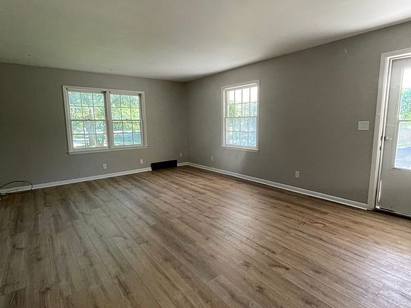5th image of 722 Union St