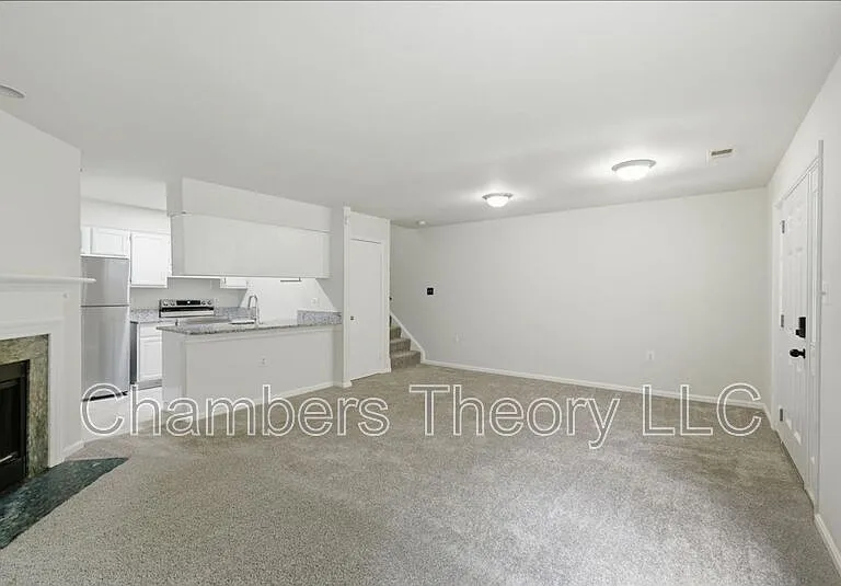12181 Old Salem Ct — Photo 6