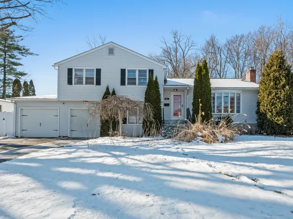 37 Crabapple Road, West Hartford, CT 06117