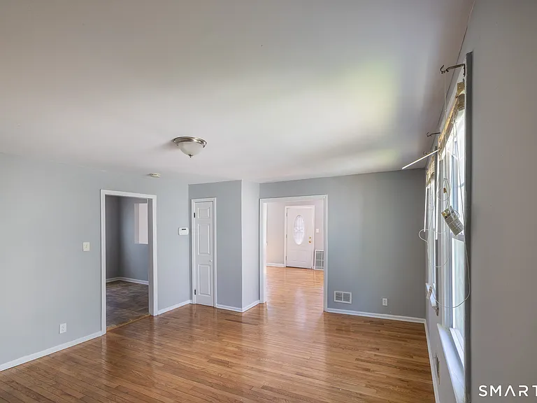 166 Earl Ave — Photo 10