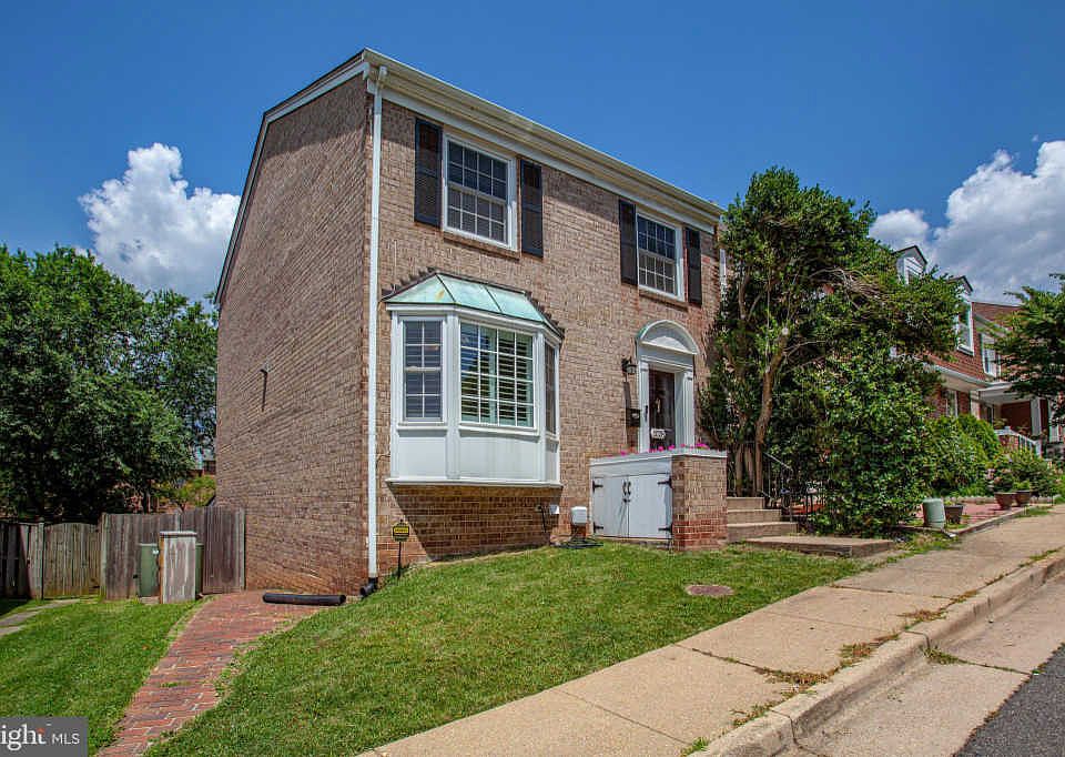 1st image of 1028 N Pelham St