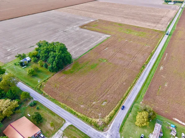 (undisclosed Address), Edgewood, IL 62426