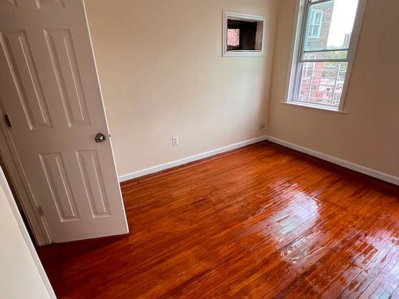 5th image of 1508 Castle Hill Ave