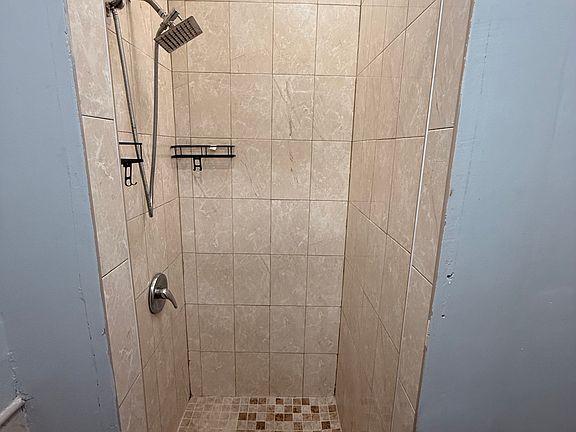 5th image of 152 S 13th Ave #1E