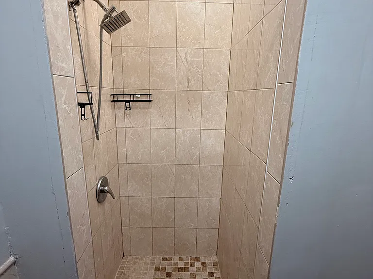 152 S 13th Ave #1E — Photo 5