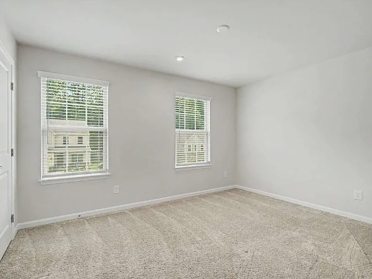 1621 Crimson Leaf Ln — Photo 25