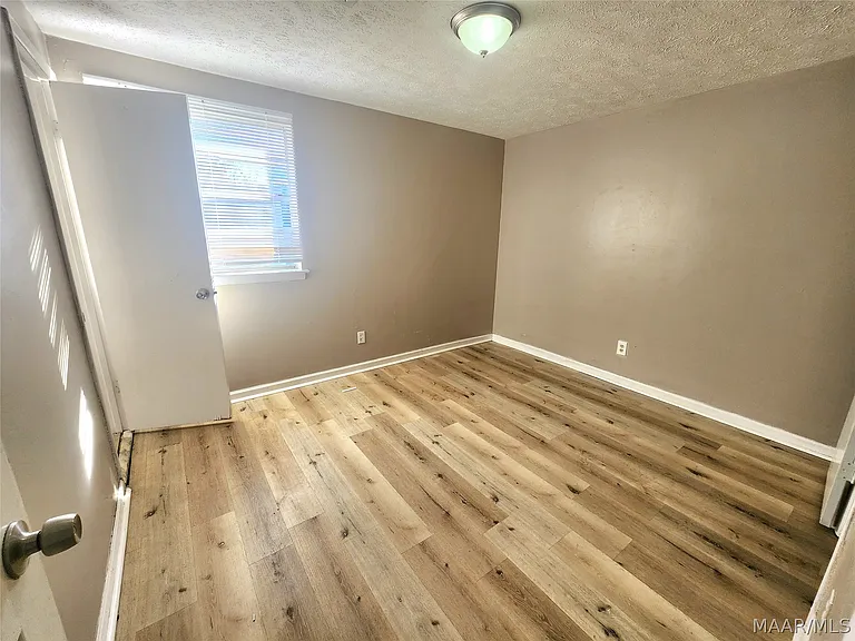 102 White Oak Dr — Photo 10