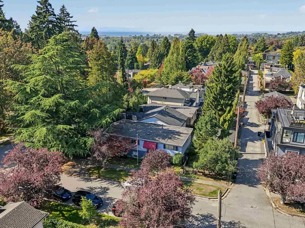 6689 Vine St, Vancouver, BC V6P 5W6