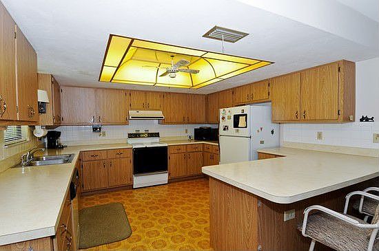 4th image of 10231 River Dr