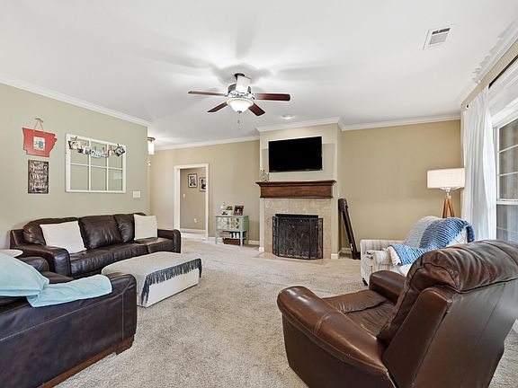 4th image of 77 Oak Tree Cir
