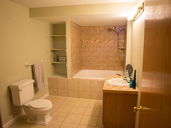 Basement full bathroom
