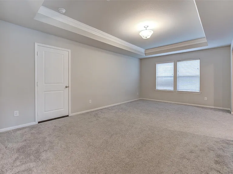 2727 Camellia Ave — Photo 28