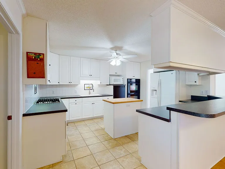 4015 Freedom Way — Photo 26