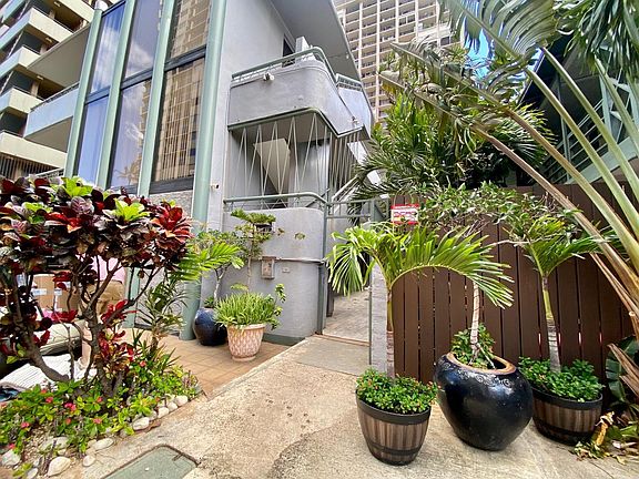 4th image of 447 Nahua St #100