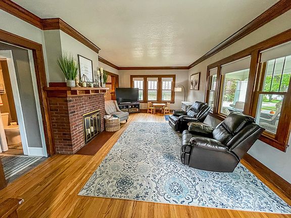 4th image of 303 W Cherry Dr