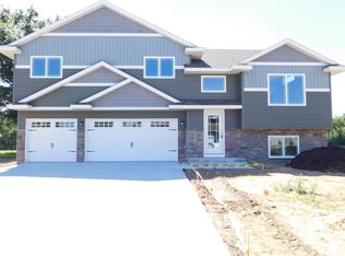 606 Edgewood St SW, Isanti, MN 55040