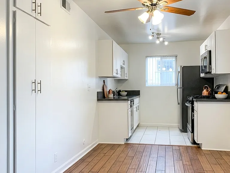 1808 N Harvard Blvd — Photo 24