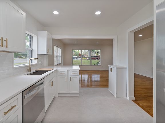 4th image of 3610 Clemwood Dr