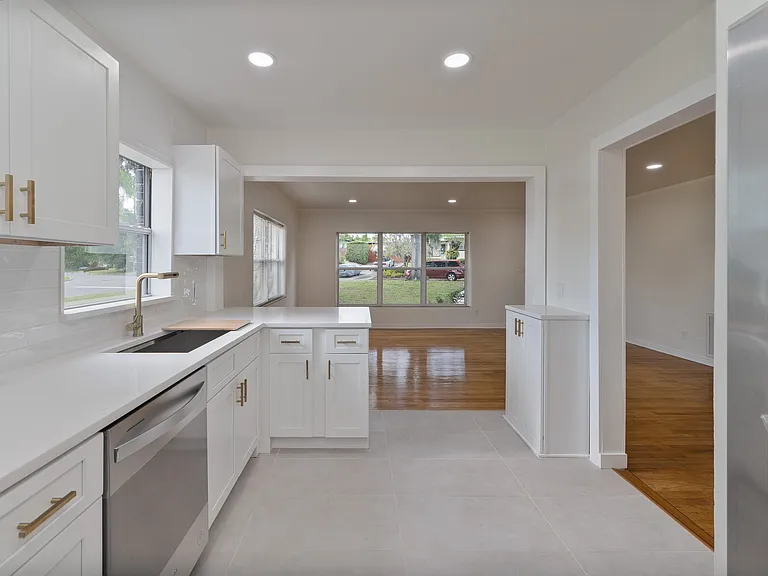 3610 Clemwood Dr — Photo 4
