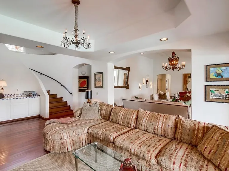 6352 Castejon Dr — Photo 32