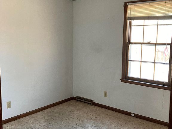 4th image of 103 Linda Ln