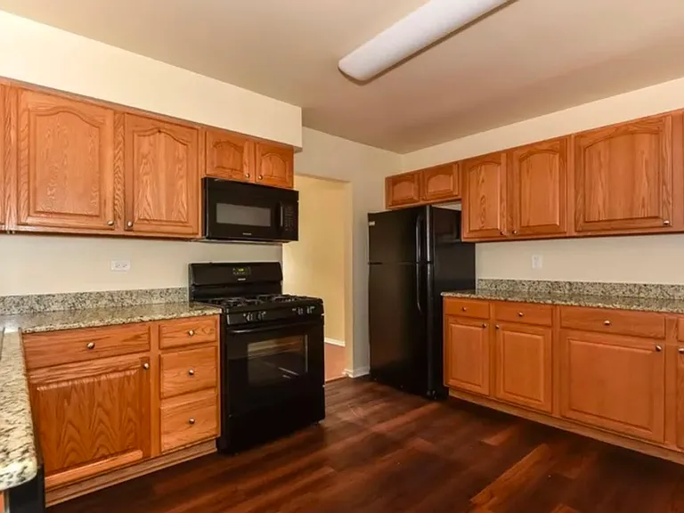204 Valley Dr — Photo 15