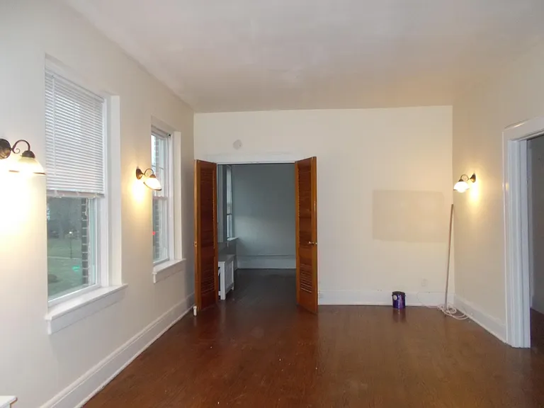 260 E Broad St #3 — Photo 8
