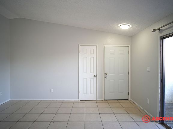 5th image of 4701 Beechwood St APT 142