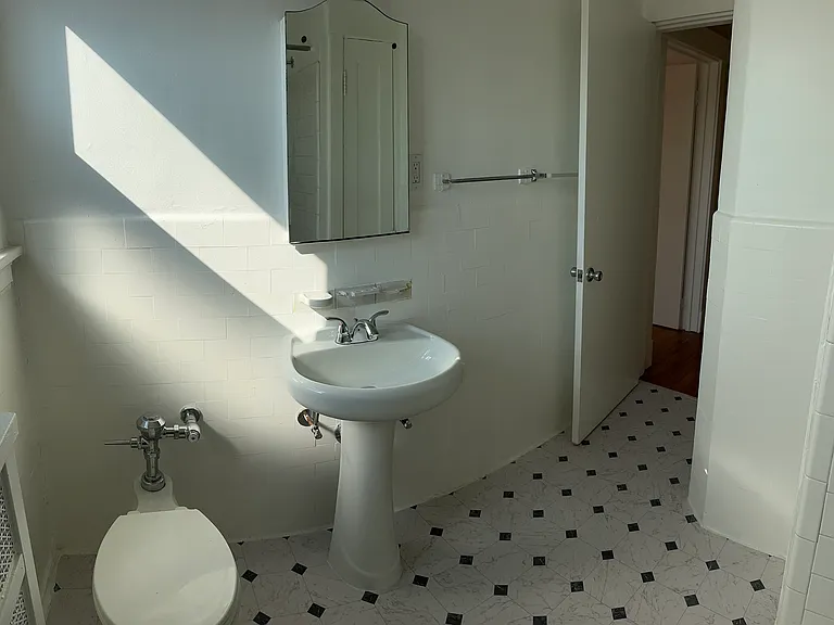 4828 Glenway Ave — Photo 32