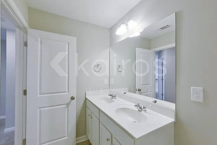 7321 Foggy River Dr — Photo 17