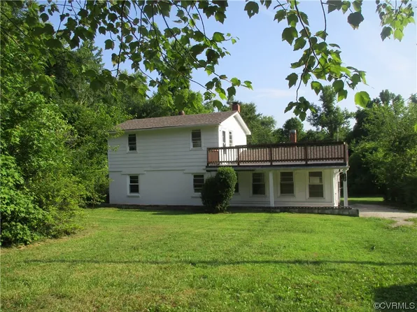 1020 Falls St, Blackstone, VA 23824