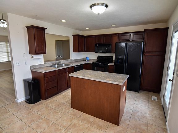 4th image of 3910 Canyon Rock Ct