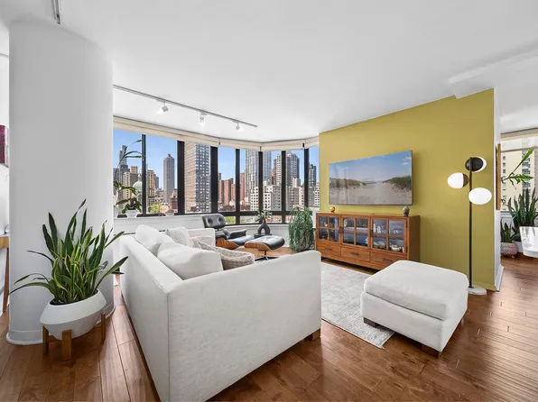 455 East 86th Street 11A image 1 of 19