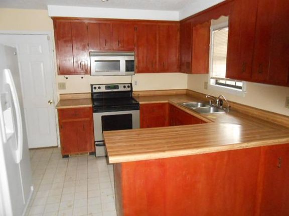 5th image of 106 Oak Tree Dr