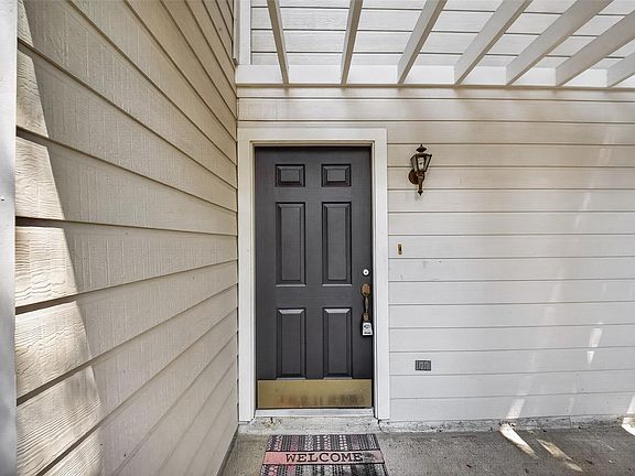 3rd image of 18911 Atasca Oaks Dr