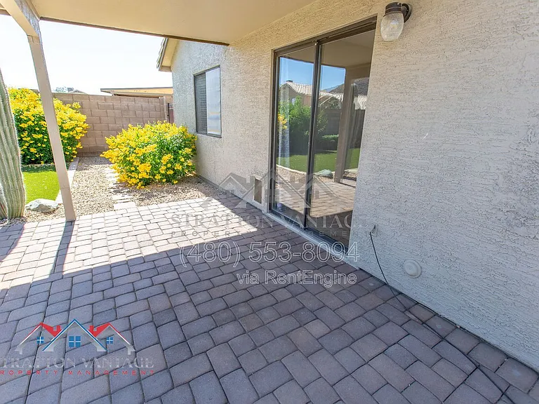 2105 E Donald Dr — Photo 27