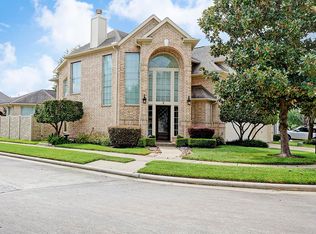 80 Parkway Pl, Jersey Village, TX 77040