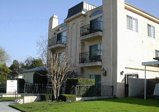 1st image of 11482 Moorpark St APT 4